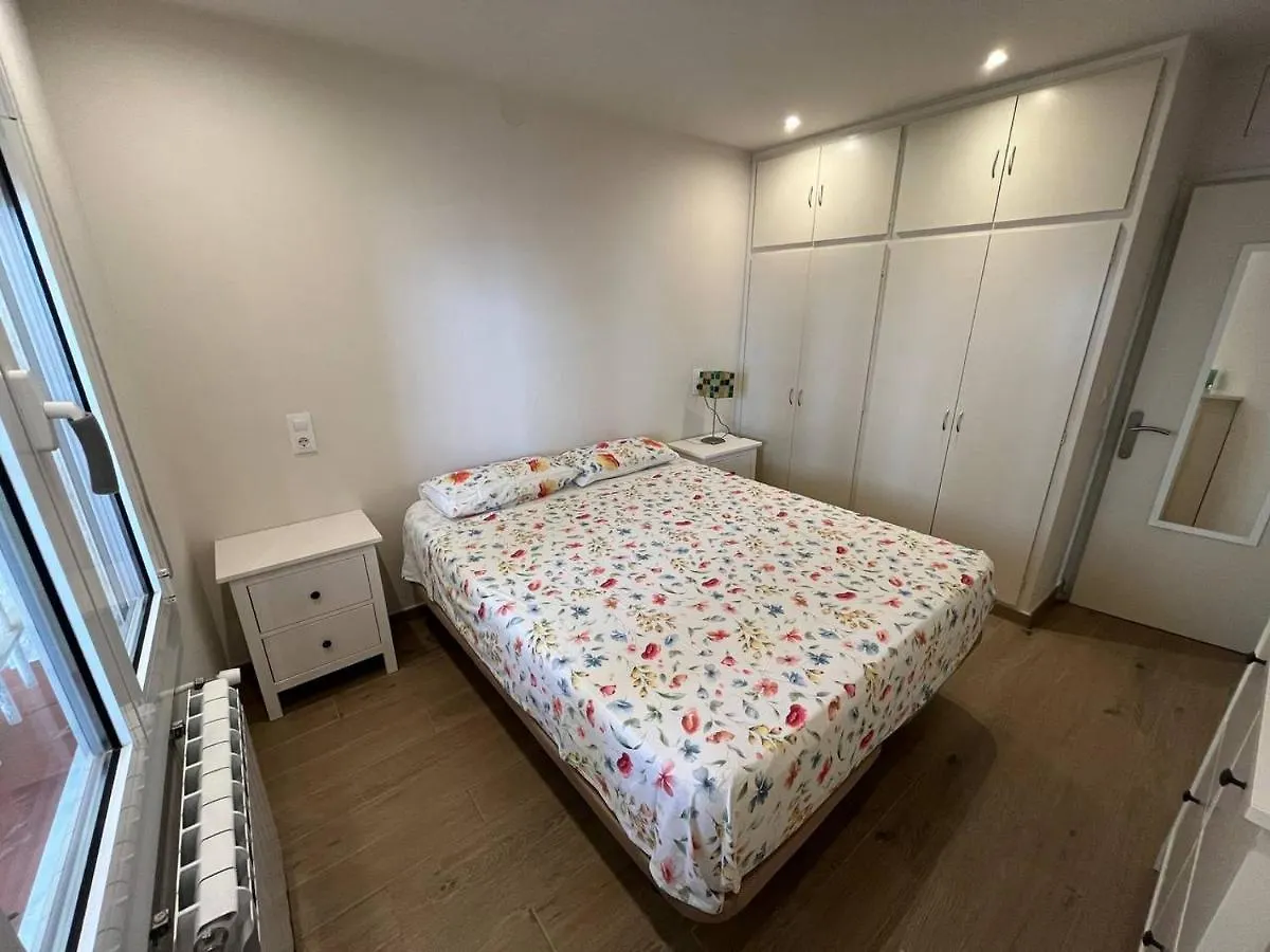 Apartamento En La Playa. Free Parking. Free Wifi L'Escala Apartment