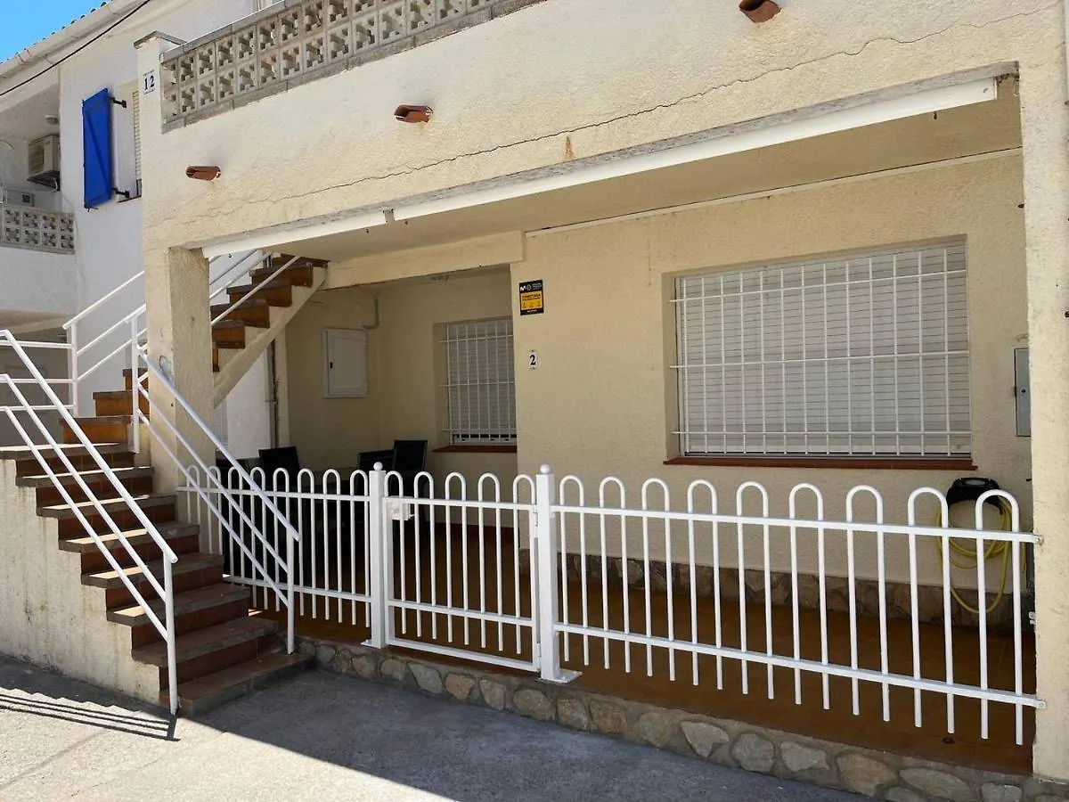 Apartamento En La Playa. Free Parking. Free Wifi L'Escala Apartment