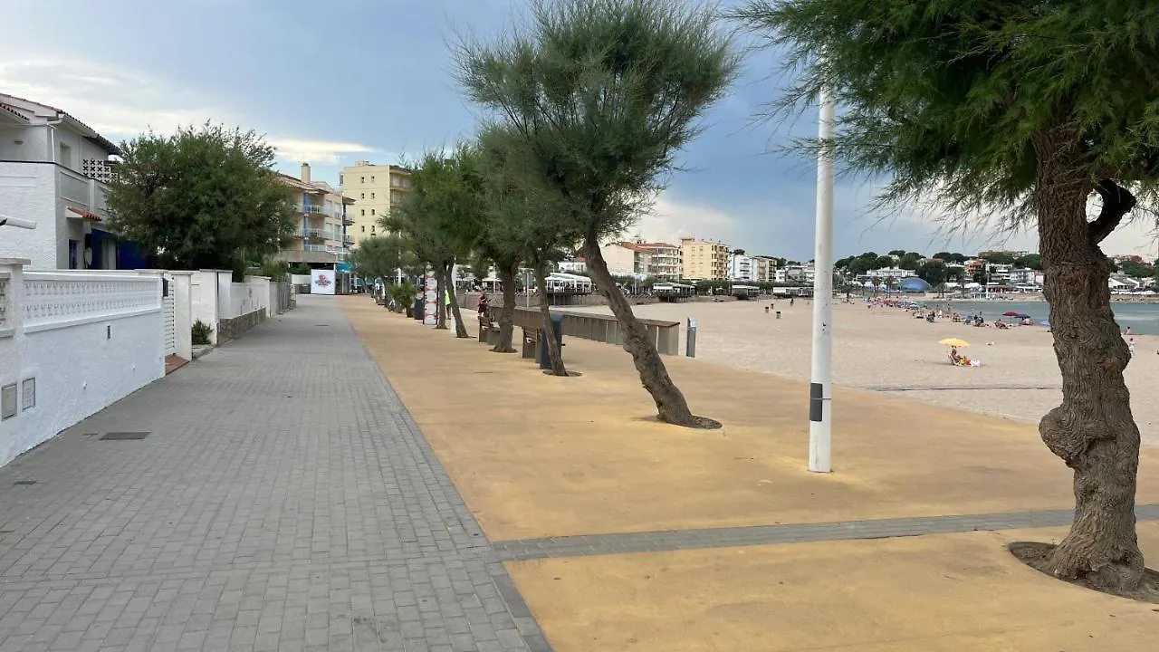 Apartamento En La Playa. Free Parking. Free Wifi L' Escala 0*,